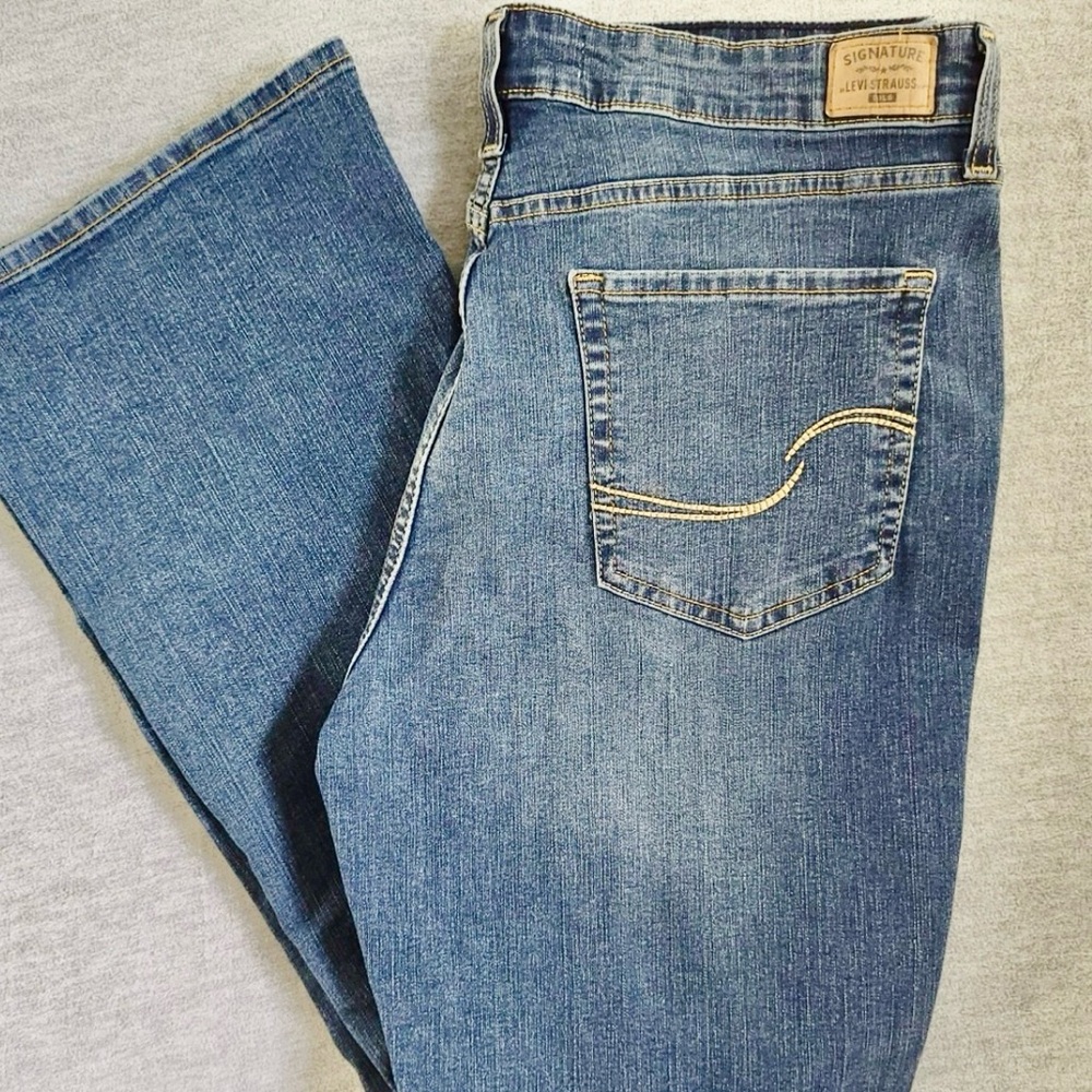 Signature by Levi Strauss Women's Light Blue Flare Jeans